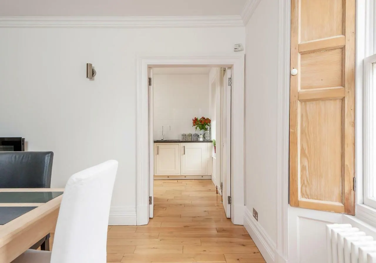 The Lochside House Residence Edinburgh Holiday home